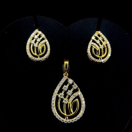 Gold Teardrop & Leaf Motif Diamond Pendant Set
